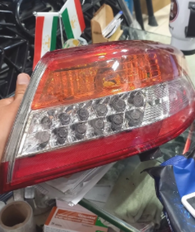 Задние фары на Toyota camry 2